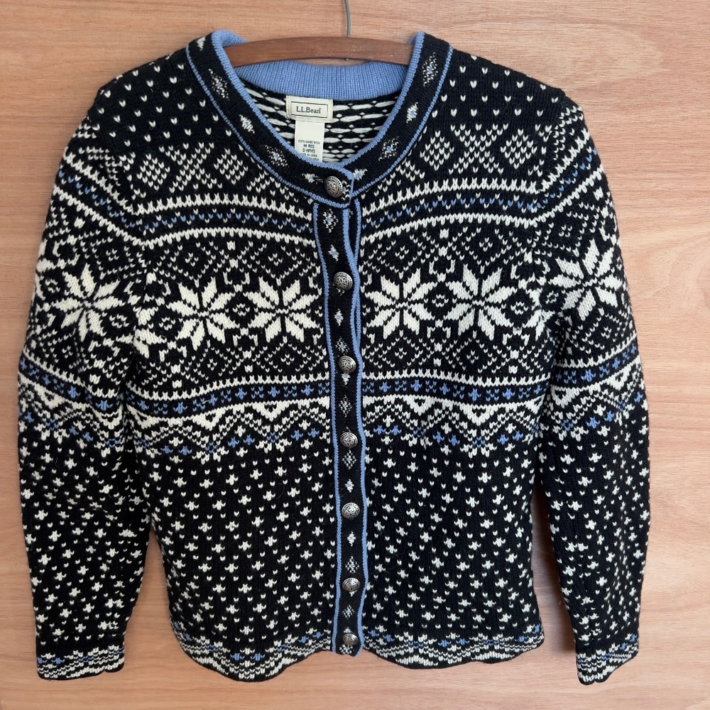 LL BEAN 100% lambswool cardigan sweater women's size M REG Nordic ski snowflake